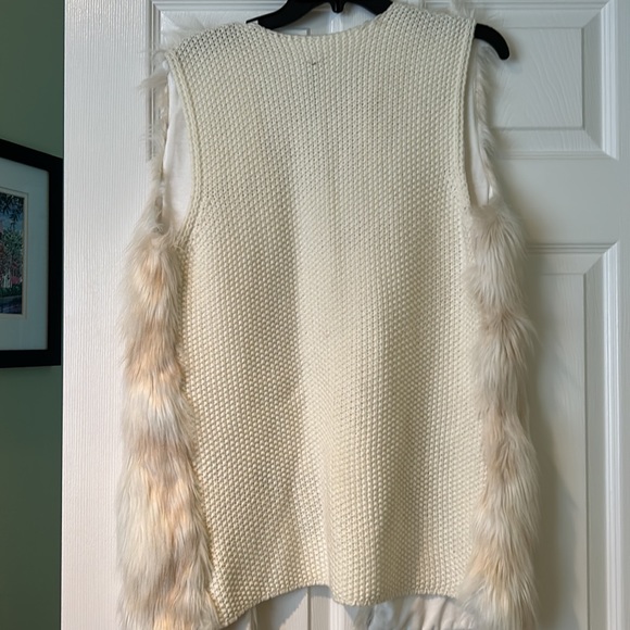 Design Lab Half Knit Half Faux Fur Vest - Picture 3 of 3